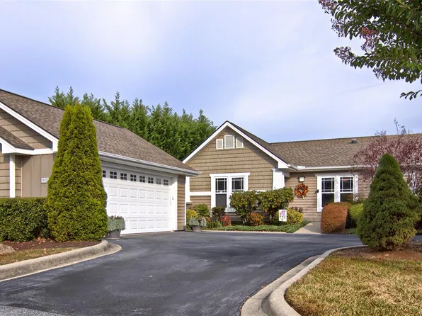 6204 Wood Duck Way, Hendersonville, NC 28792