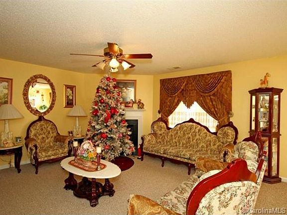 5th image of 2204 Wexford Way