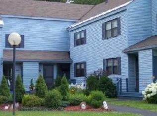 28 Rolling Hls, Lenox, MA 01240