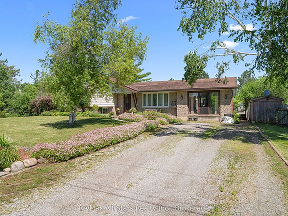 5th image of 19 Janet Dr