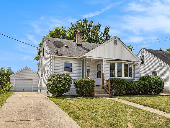 2nd image of 138 Lawrence St NE