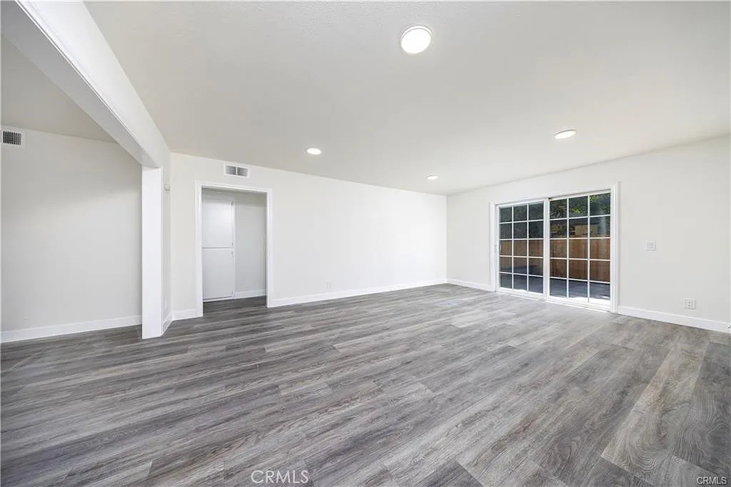 3 bed, 1177 sqft, $4,250 — Photo 4