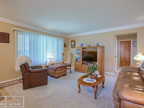 4th image of 1348 Cynthia Ave