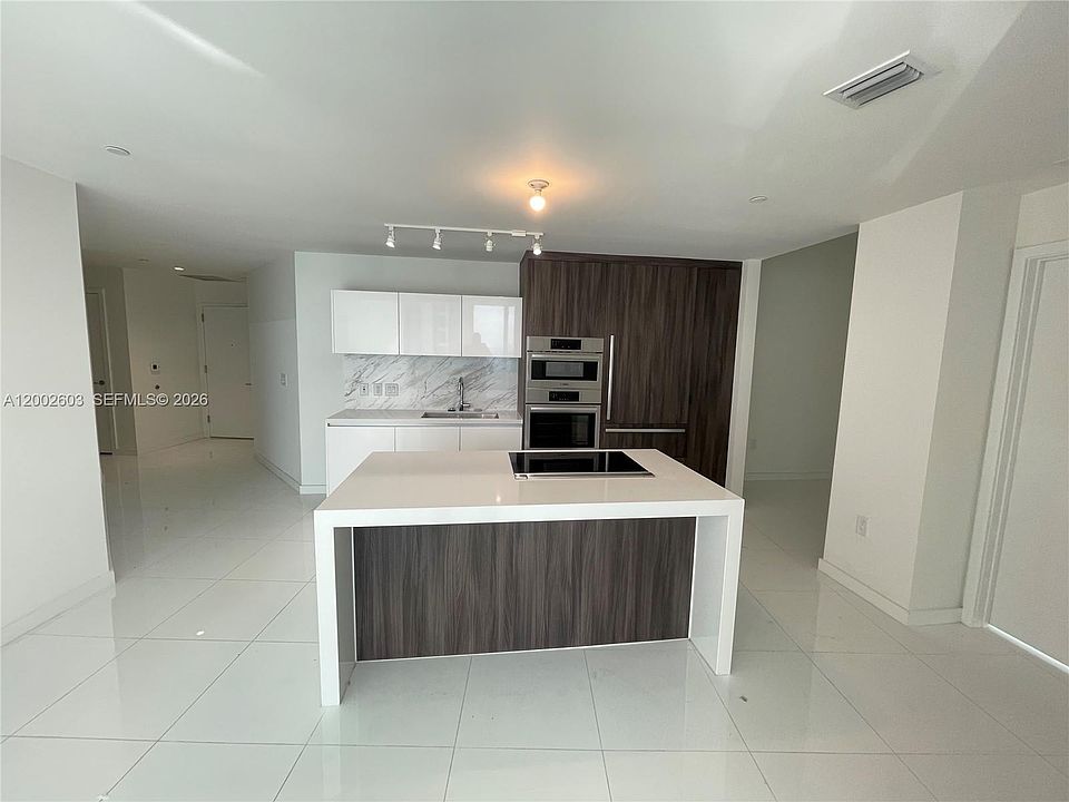 1st image of 851 NE 1st Ave Unit 3103