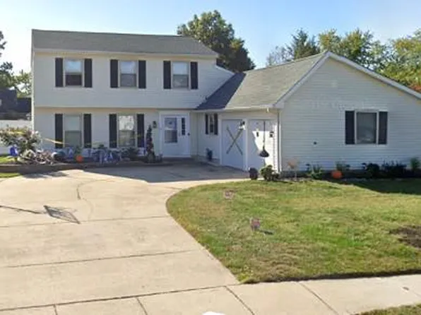 45 Stratford Ln, Mount Laurel, NJ 08054