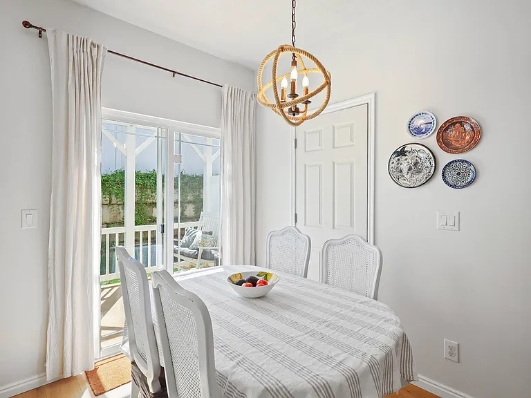 140 Bamberger Rd — Photo 11