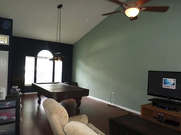 5th image of 4935 Winchester Dr