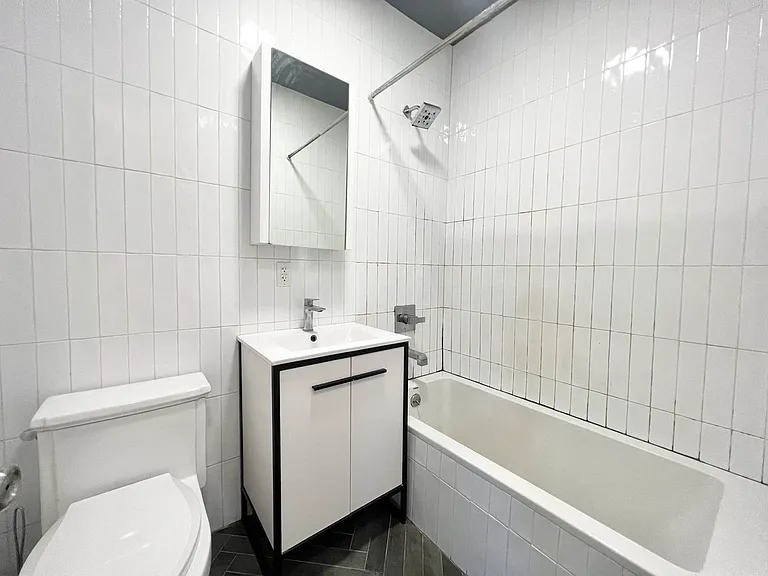 1081 Madison St #3F — Photo 7