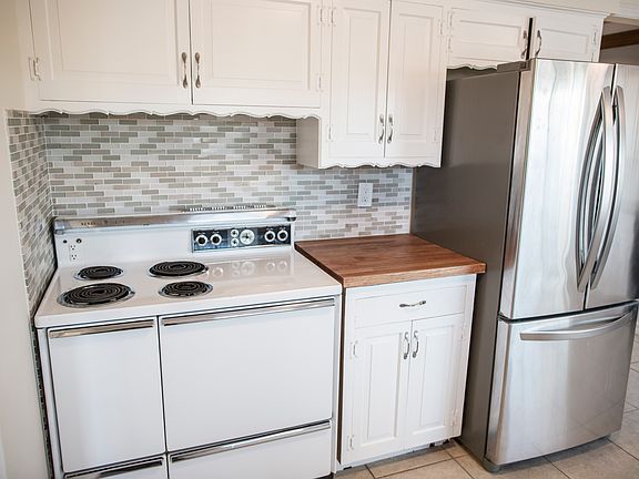 3rd image of 2304 Huntleigh Dr