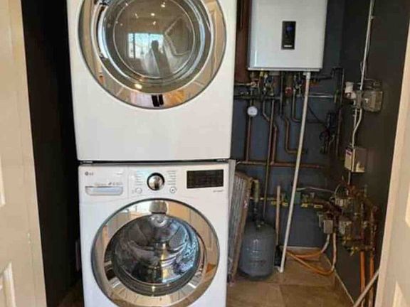 3rd image of 107 Haven Ave #3