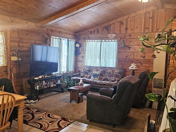 5th image of 500 Sommer Ln