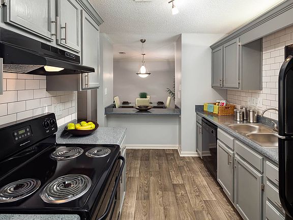 5th image of 50 Evergreen Way #1022
