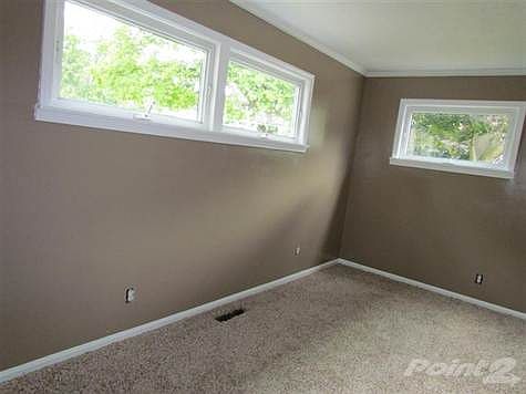 5th image of 215 Oakwood Ave