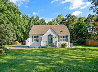 357 Capitol View Ave, Roseville, MN 55113