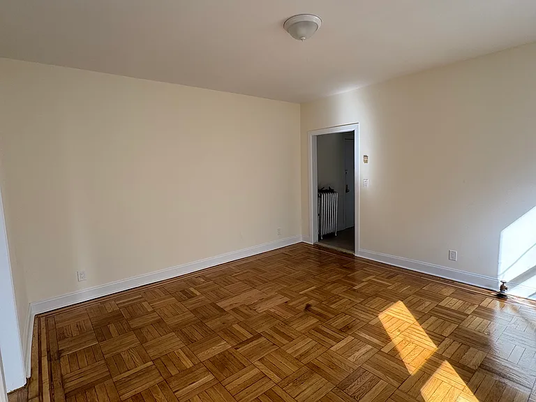 3154 Grand Concourse #5 — Photo 4