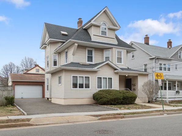 172 Harrison Ave APT 2, Mineola, NY 11501