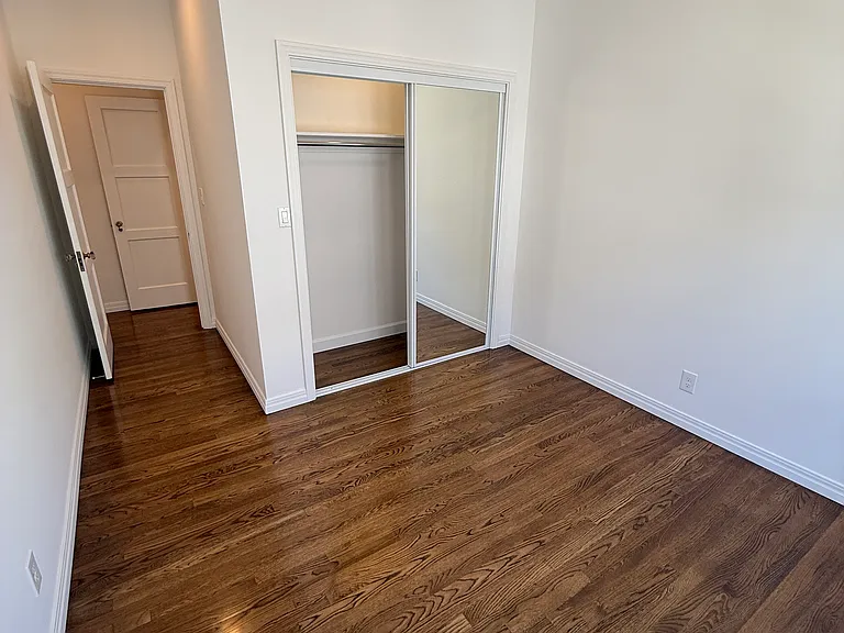 Large Mirrored Door Closet
