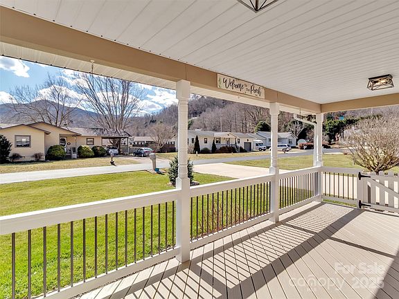 5th image of 52 Sunflower Ln