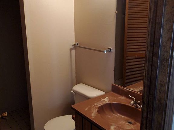 5th image of 9108 Woodpark Ln APT B