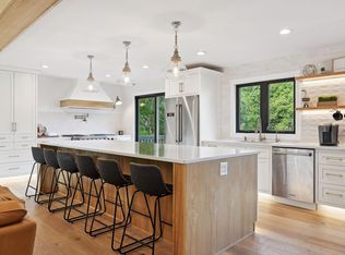 8395 Ox Yoke Cir, Maple Plain, MN 55359