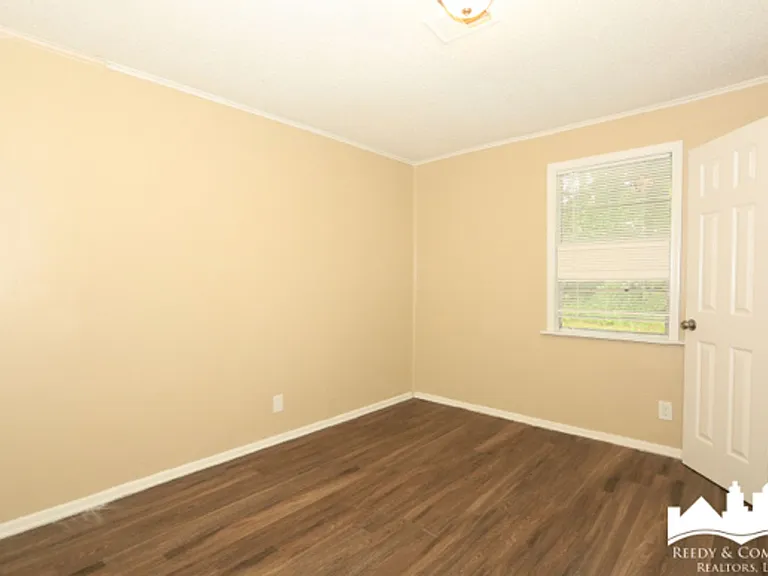 158 Pickett Rd — Photo 12