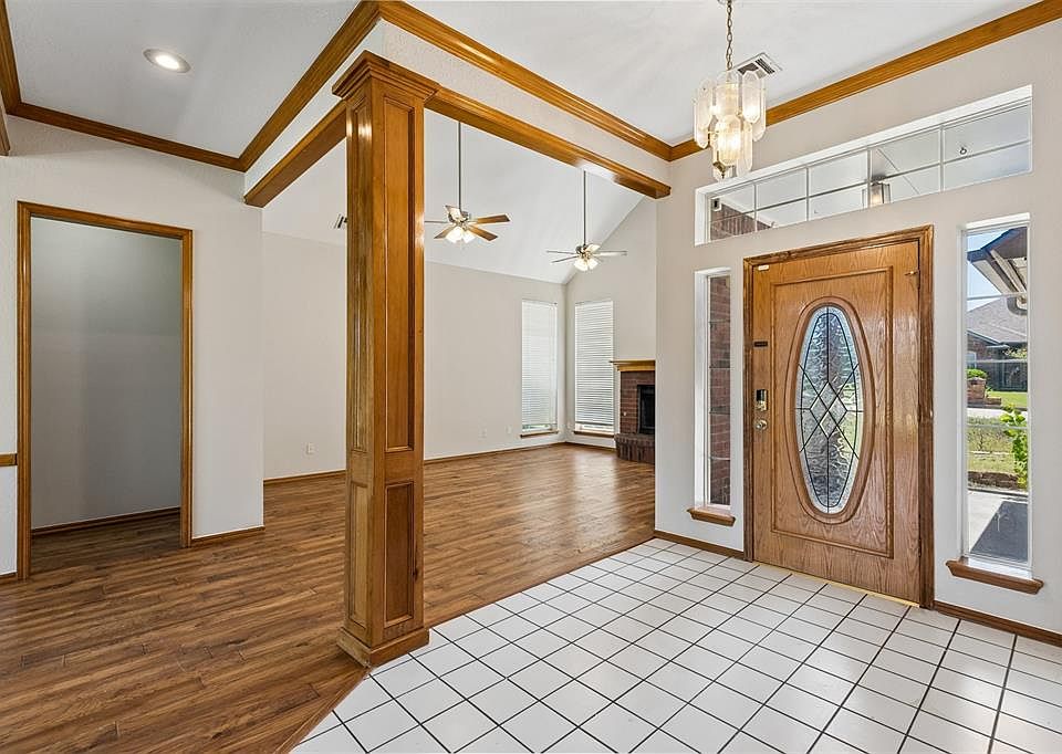 1st image of 10537 Peacock Cir