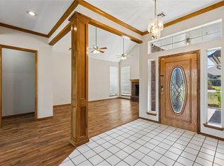10537 Peacock Cir, Midwest City, OK 73130