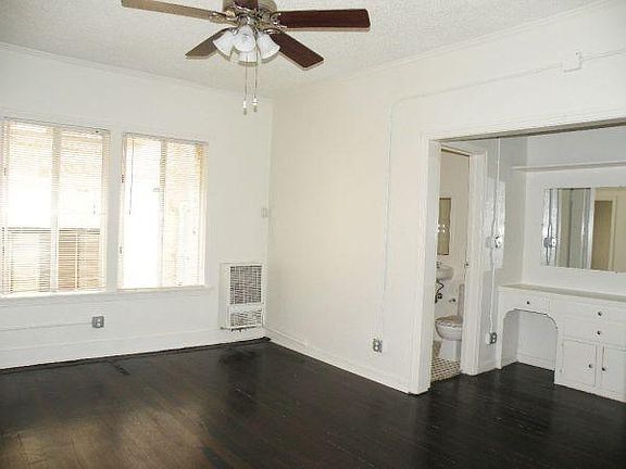 4th image of 425 S Grand View St #500