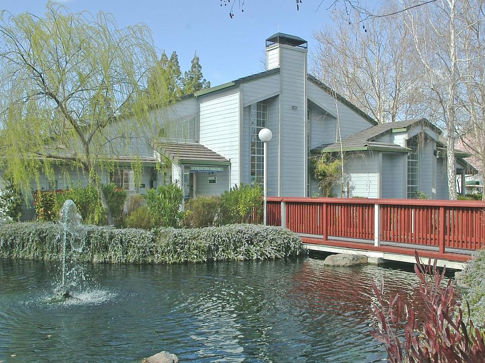 2nd image of 340 Countrybrook Loop #T
