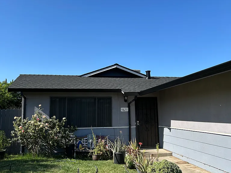 5025 Estates Dr — Photo 2
