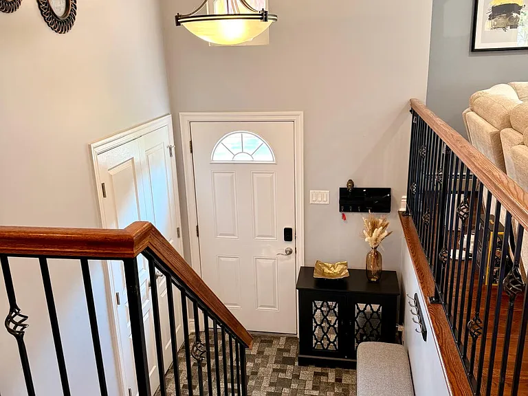 13-55 Comerford Pl — Photo 2