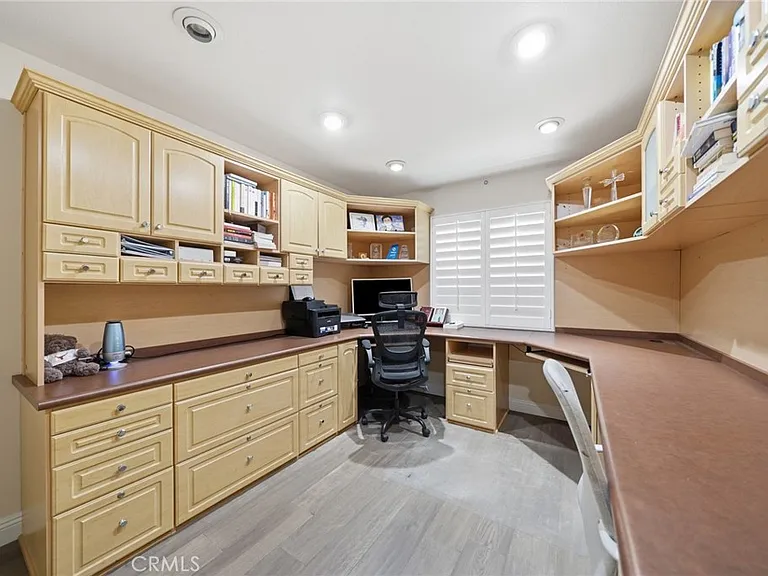 13903 Highlander Rd — Photo 32
