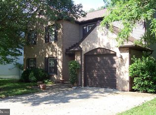 10105 Treetop Ln, Lanham, MD 20706