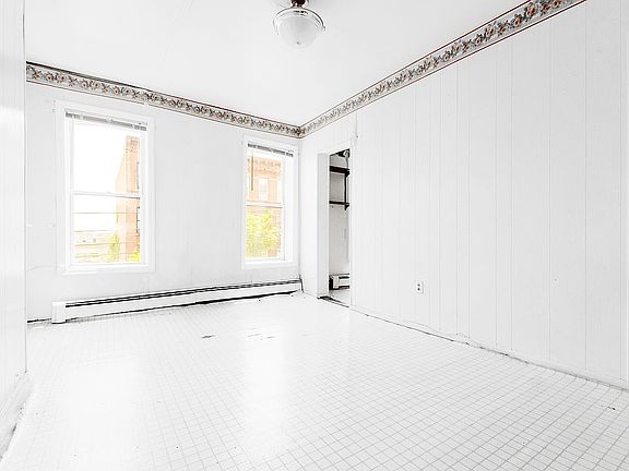 5th image of 230 Van Brunt St