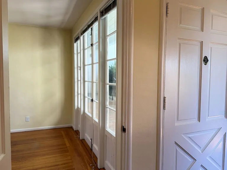 1739 Spruce St — Photo 22
