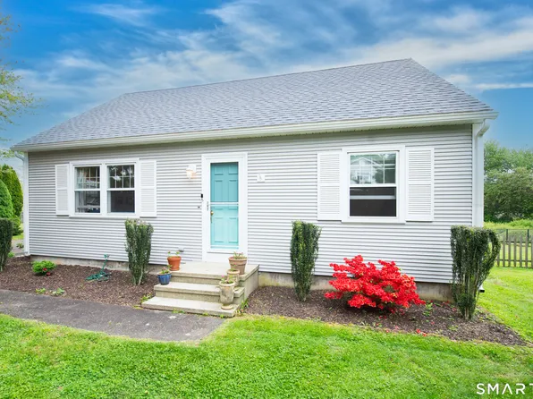 17 Willard Street, Old Saybrook, CT 06475