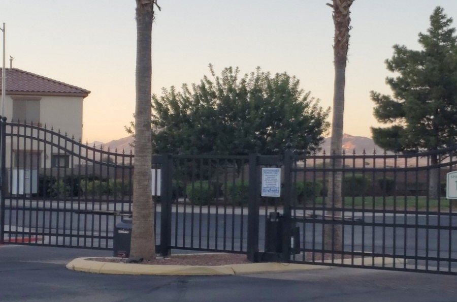 2nd image of 3879 Placita Del Rico