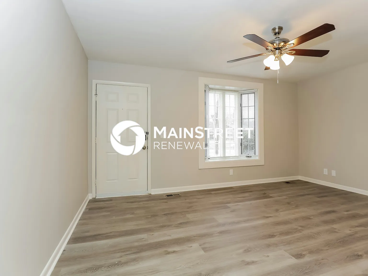 147 S E Springdale Dr — Photo 3