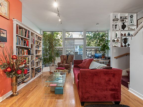 3rd image of 2826 N Talman Ave APT L