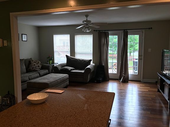 Family room 2