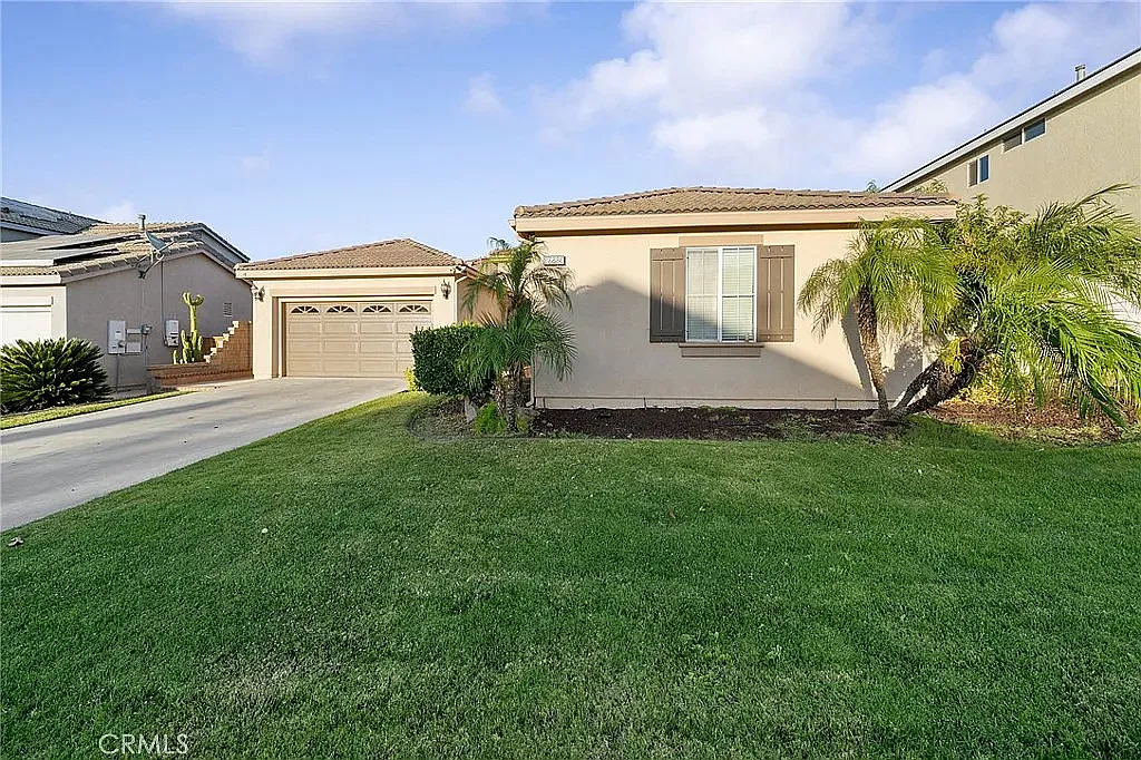 4 bed, 2689 sqft, $3,800 — Photo 2