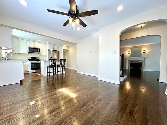5th image of 9628 S Central Park Ave