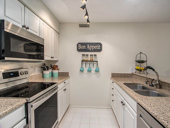 3rd image of 333 Boyer Ct