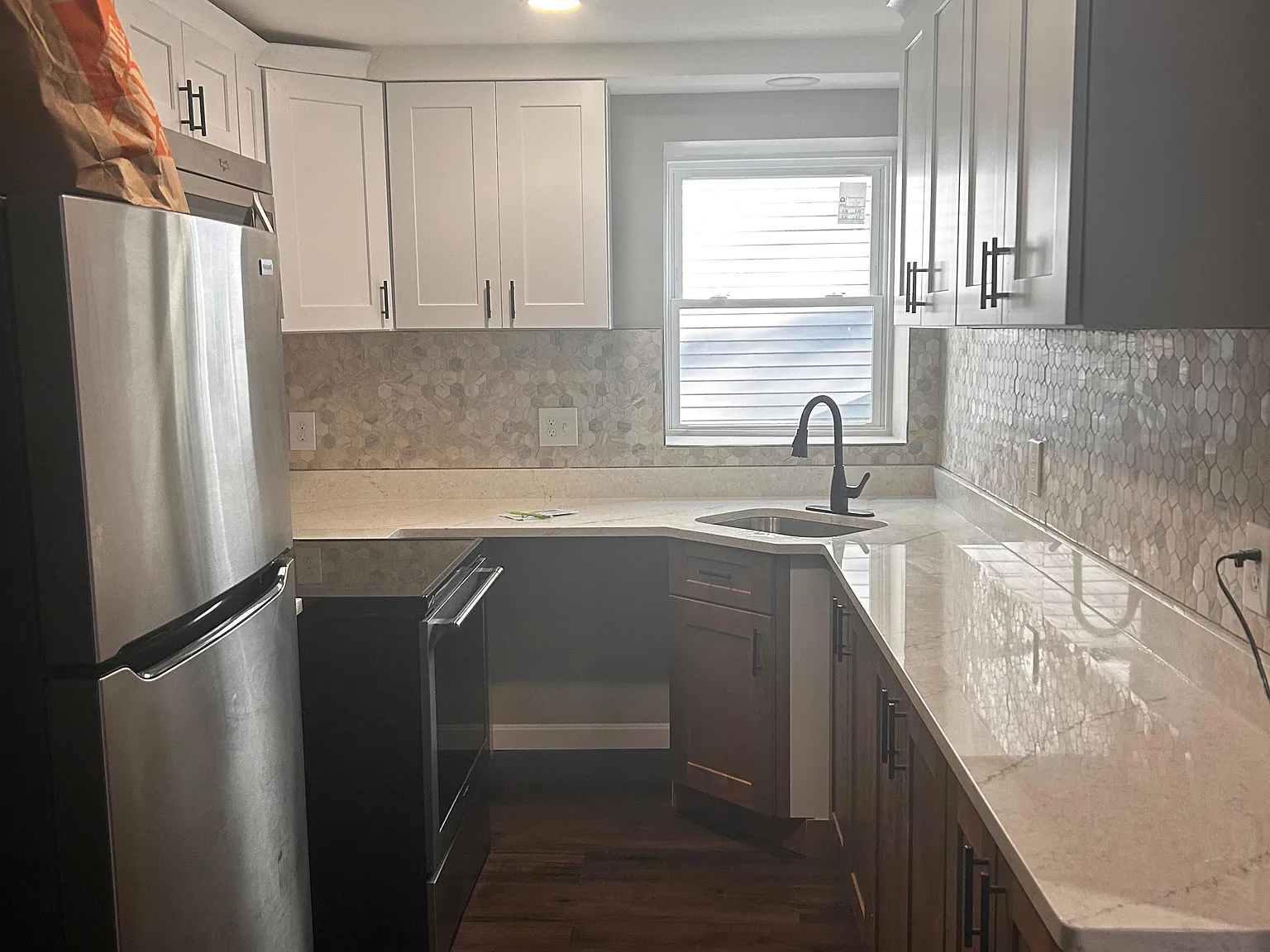1 bed, 700 sqft, $1,700 — Photo 2