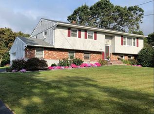 61 Archer Rd, Mahopac, NY 10541