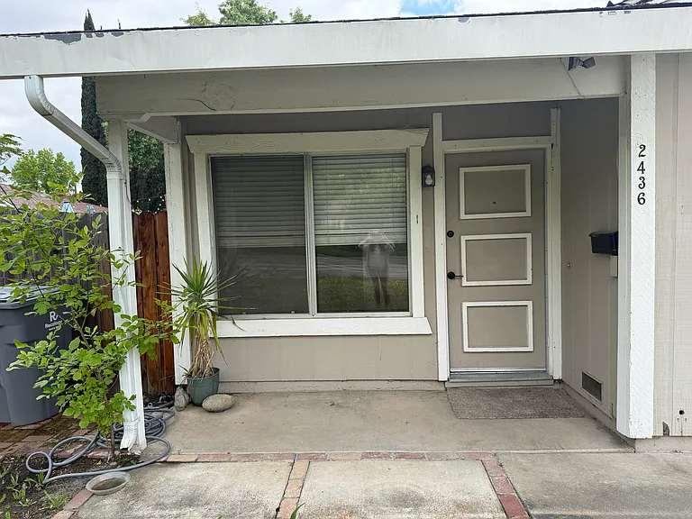 2436 S Whitney Blvd — Photo 11