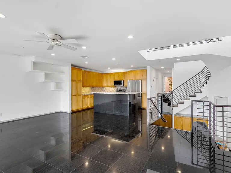384 Loma Ter — Photo 8