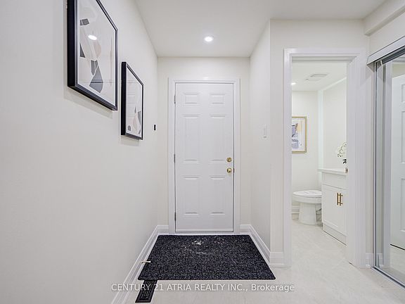 4th image of 590 Sandhurst Cir #10