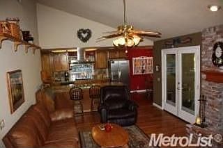 4th image of 3907 Sweetwater Dr