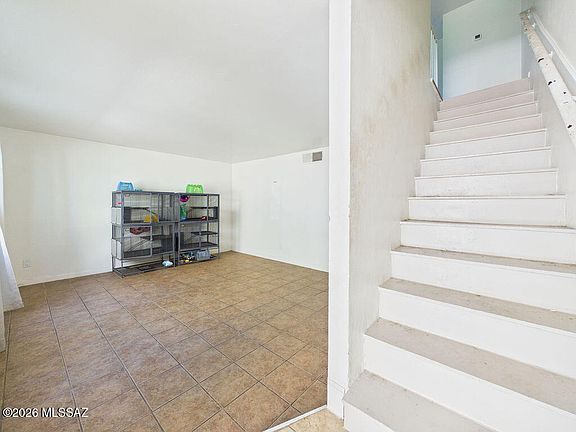 3rd image of 5860 S Del Moral Blvd